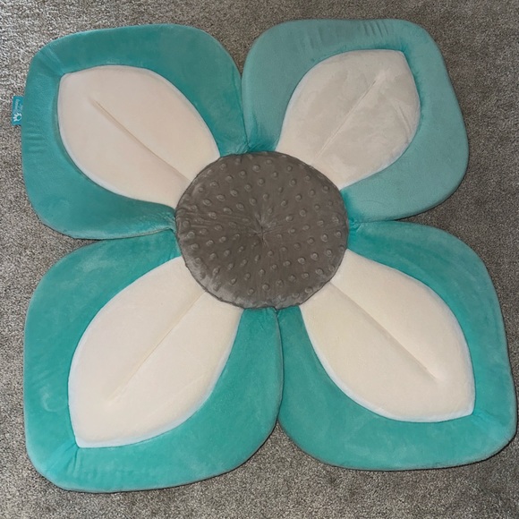 NWOT Blooming Baby Bath Lotus Flower Mat Seafoam - Picture 3 of 4